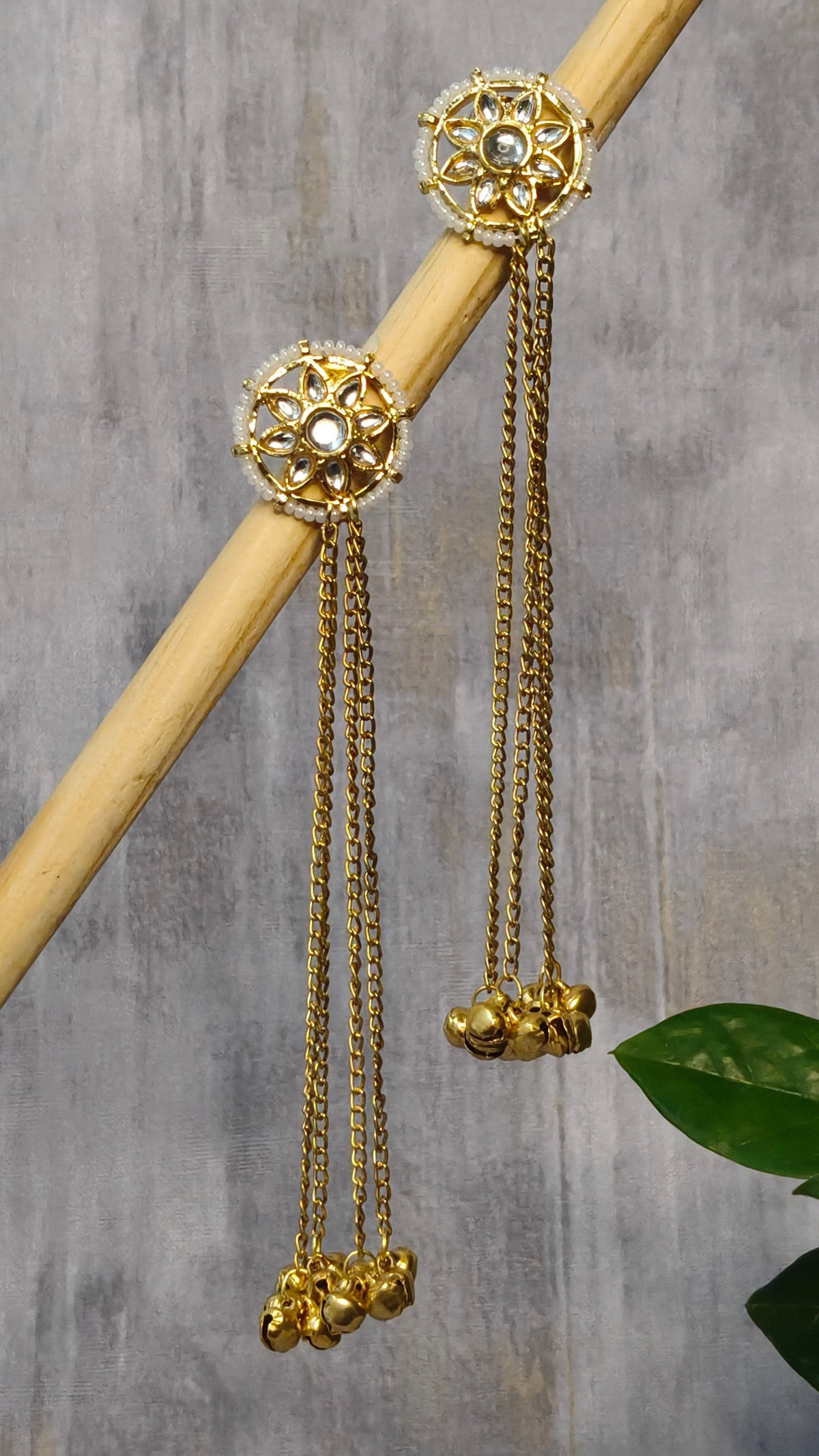 Zoon Floral Chain Earrings